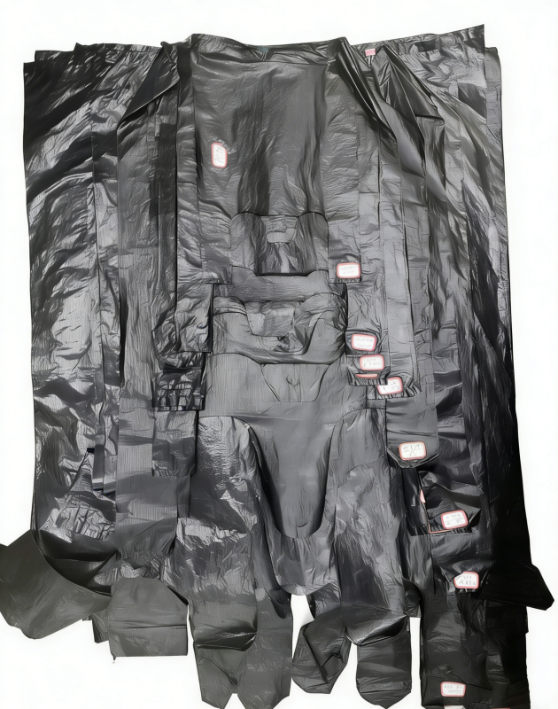 Черный полиэтиленовый пакет