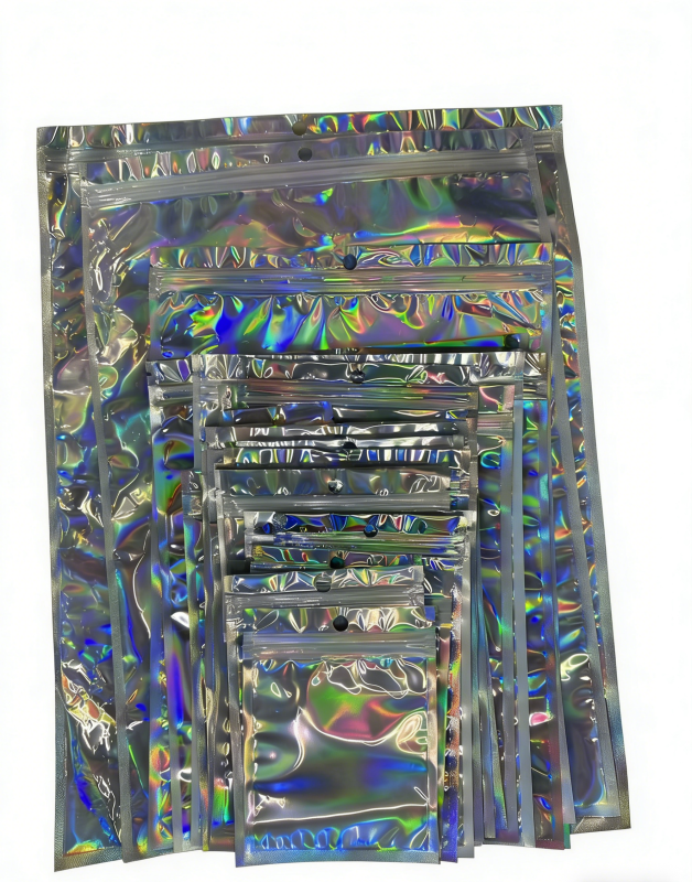 Пакет с самозакрывающимся замком из радужной пленки